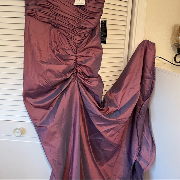 Dress - Picture 2 of 6